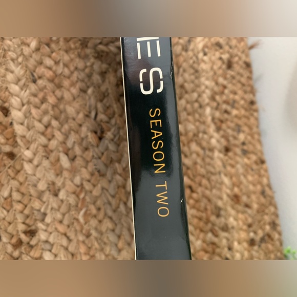 BONES Season 2 DVD Box Set. EUC - Picture 3 of 8